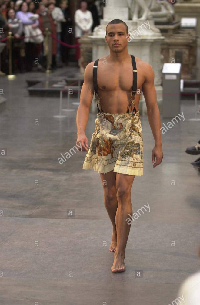  Autors: Fosilija Vasaras 2020. gada vīriešu modes kolekcija: svārki un kleitas! 😱