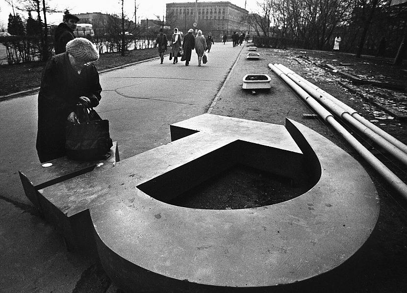  Autors: Fosilija Vēsturisku fotogrāfiju izlase par sociālisma ēras beigām  80-90 gadi