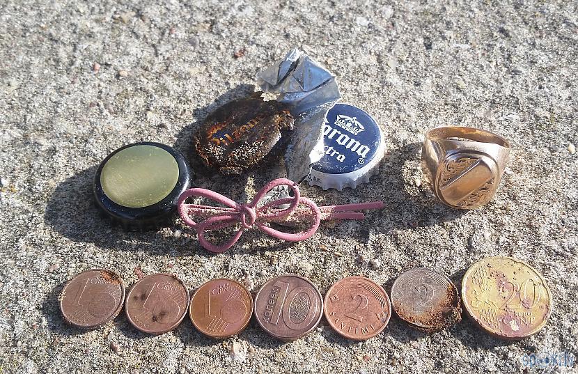 Ar monētām tā pascaronvaki Autors: pyrathe Ar metāla detektoru pa pludmali 2020 (oktobris)