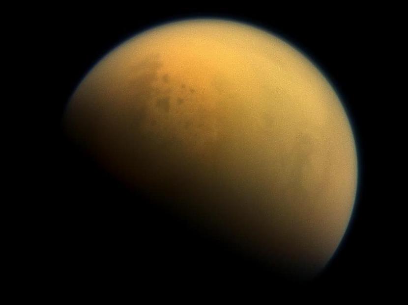 TitānsLai gan Titāns atrodas... Autors: Testu vecis 10 dabiskie pavadoņi, kurus cilvēki varētu kolonizēt