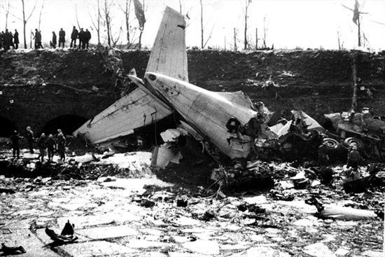 LOT Li2 Tuscaroninas... Autors: Testu vecis Komerciālo lidaparātu katastrofu bildes (Piecdesmitie)