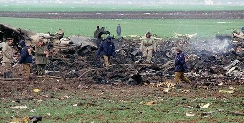 TAROM reiss 371 1995gada... Autors: Testu vecis Komerciālo lidaparātu katastrofu bildes (Deviņdesmitie) 1994.-1999.g
