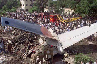  Autors: Testu vecis Komerciālo lidaparātu katastrofu bildes (Divtūkstošie) 2000.-2003.g