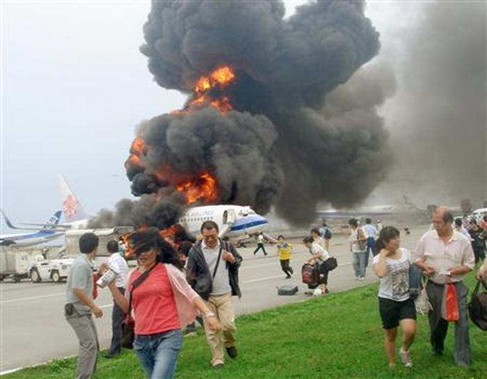 China Airlines reiss 120... Autors: Testu vecis Komerciālo lidaparātu katastrofu bildes (Divtūkstošie) 2004.-2007.g