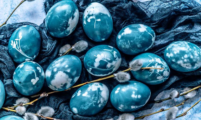 Grezniem rakstiem rotātas... Autors: matilde Pamācība, kā iegūt pasakaini zilas Lieldienu olas