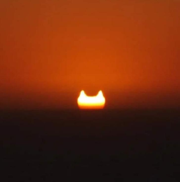 Saules aptumsums saulrieta... Autors: Lestets Kaut kas, ko neieraudzīsi ikdienā: 20 dīvaini un neparasti attēli