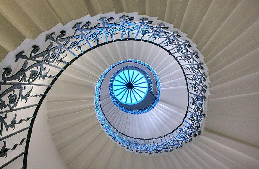 Tulpju kāpnes Kings House... Autors: Zibenzellis69 16 foto ar satriecošām spirālveida kāpnēm, no kuru skaistuma sareibtu pat galva