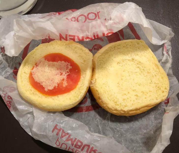Tu pasūti bekona burgeri ar... Autors: Lestets 18 piemēri tam, ka jebkuru darbu var izdarīt nepareizi