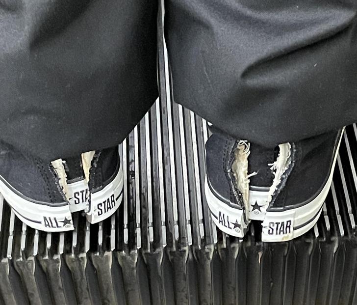 Tev ir saplīsuscaronas kurpes... Autors: Lestets 15 mulsinošas fotogrāfijas, kurām ir nepieciešams labs izskaidrojums