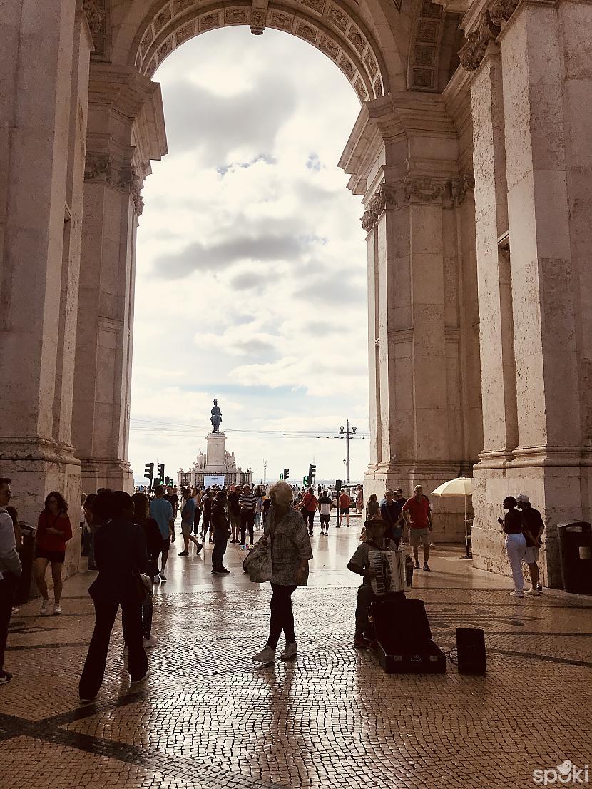 Un no laukuma caur vārtiem... Autors: ezkins 10 dienas Portugālē. Lisboa