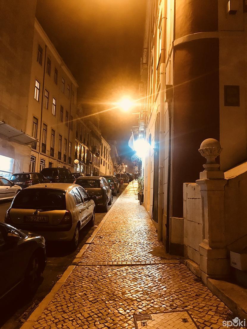 Skats uz ielu pie viesnīcas Autors: ezkins 10 dienas Portugālē. Lisboa