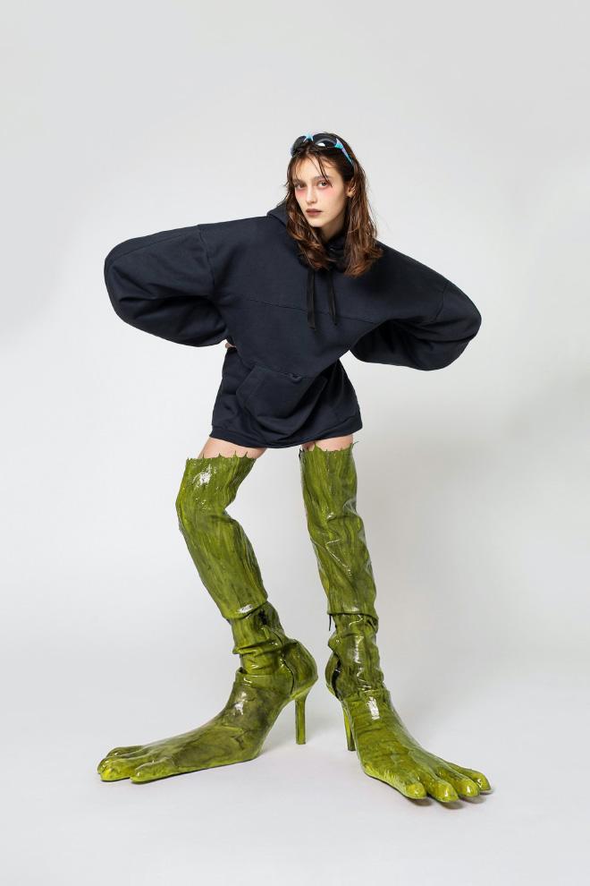 Vai jūs valkātu scaronīs... Autors: Zibenzellis69 Apavu modes nākotne, ko demonstrē Florences dizaineri