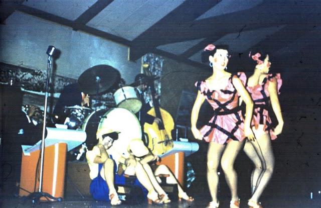  Autors: Zibenzellis69 35 aizraujoši Kodachrome slaidi — Havaju šovi 1950. gados