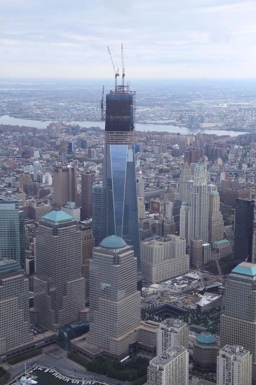 quotOne World Trade Centerquot... Autors: Lestets Fotogrāfijas, kurās redzami vēl nepabeigti pasaulslaveni apskates objekti