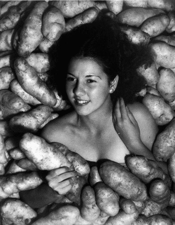 Miss Aidaho kartupelis 1935... Autors: Zibenzellis69 10 retro fotogrāfijas no ļoti dīvainiem 20. gadsimta skaistumkonkursiem