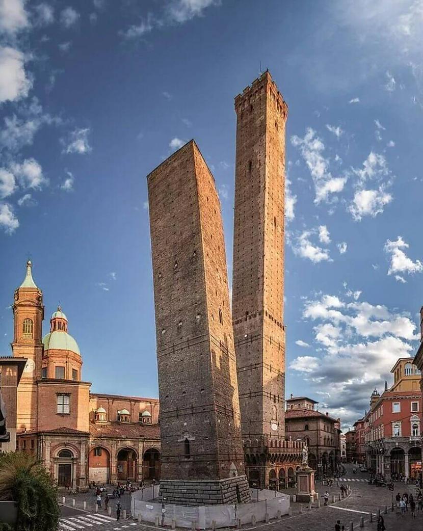 Bez Pizas torņa ir arī Boloņas... Autors: Zibenzellis69 Mamma mia, šī ir Itālija: 15 interesantas fotogrāfijas par itāļiem