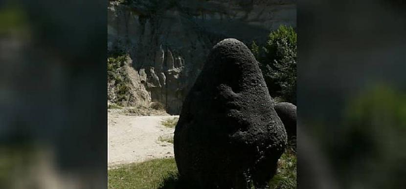  Autors: Lestets Rumānijas noslēpumainie akmeņi aug un pārvietojas paši