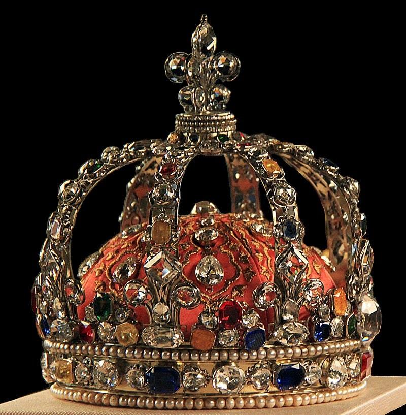 Crown of Louis XV of... Autors: Zibenzellis69 Kādi izskatās 17 leģendārie kroņi, kas rotāja pagātnes lielo valdnieku galvas