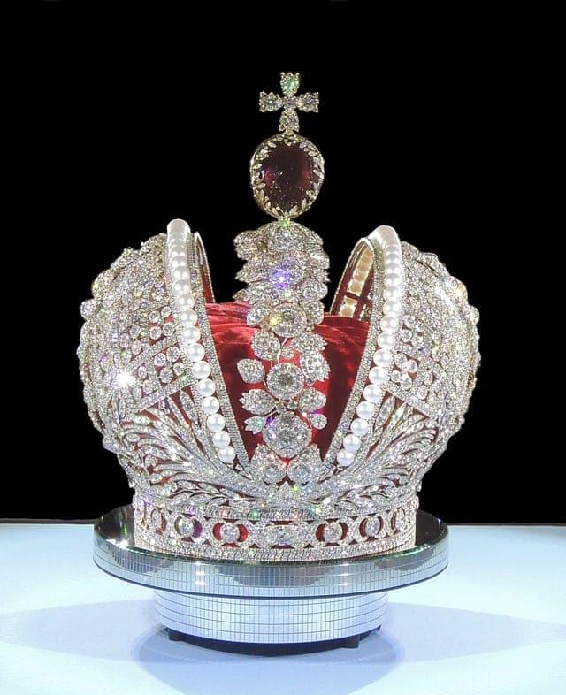 Imperial crown of... Autors: Zibenzellis69 Kādi izskatās 17 leģendārie kroņi, kas rotāja pagātnes lielo valdnieku galvas