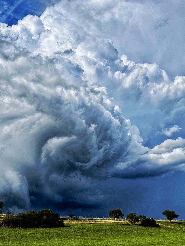 Debesis vētras laikā Vācijā Autors: Zibenzellis69 15 foto pierāda, daba reizēm var būt biedējoša, ar kuru nevajadzētu saskarties