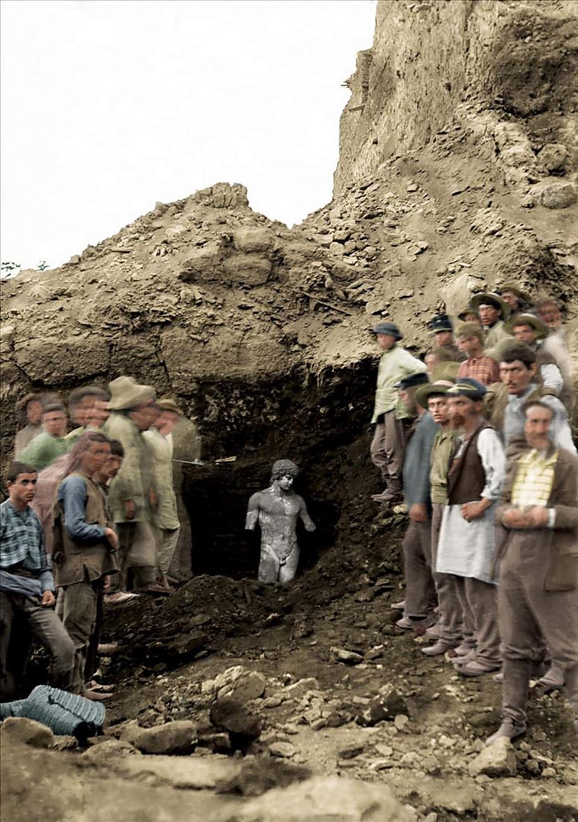 Antinousa statujas... Autors: Lestets 26 vēsturiskas fotogrāfijas, kuras neieraudzīsi mācību grāmatās