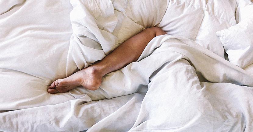 Tu apturēsi novecoscaronanās... Autors: matilde 5 iemesli, kāpēc veselīgāk ir gulēt kailam