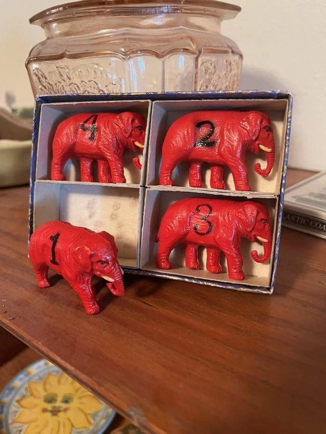 Figūras ziloņu formā ar... Autors: Zibenzellis69 Dīvaini objekti, kuru patieso mērķi varēja noskaidrot tikai interneta gudrīši