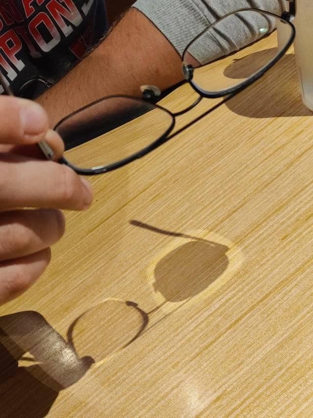 Ja brillēm ir dažādas lēcas... Autors: Zibenzellis69 Nejauši atklājumi, kad cilvēki uzzināja atbildi uz jautājumu: "Kas notiktu, ja?"