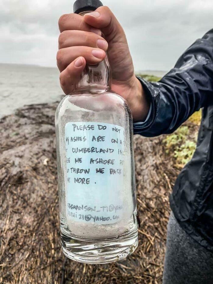 Krastā izskalota pudele ar... Autors: Zibenzellis69 37 brīnišķīgi atradumi, ar ko cilvēki ir dalijušies internetā