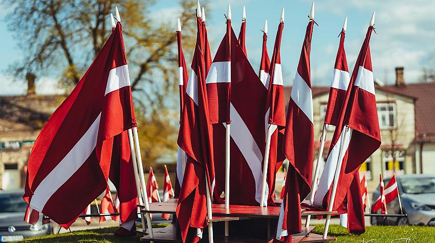 Sveicu 4.maijā – Latvijas Republikas Neatkarības atjaunošanas gadadienā!