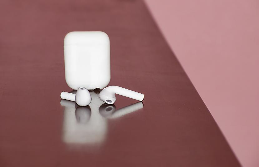 Baterijas darbības laiks un... Autors: EV1TA AirPods pret AirPods Max: priekšrocības un trūkumi lietojot Apple bezvadu austiņas